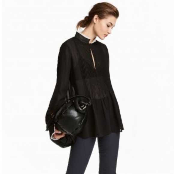 H&M Tops - 🎉Super cool 🎉5 for $75 🎈Mix and match 🍒💥☄️🌺